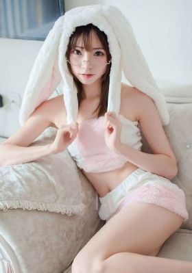 白洁公交车被多人伦_完整无删减版