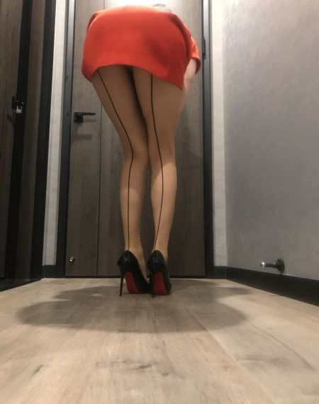 老板出差与美女宾馆激情视频_日韩成人在线
