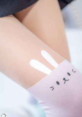 美女和帅哥上床_BD英语在线视频播放