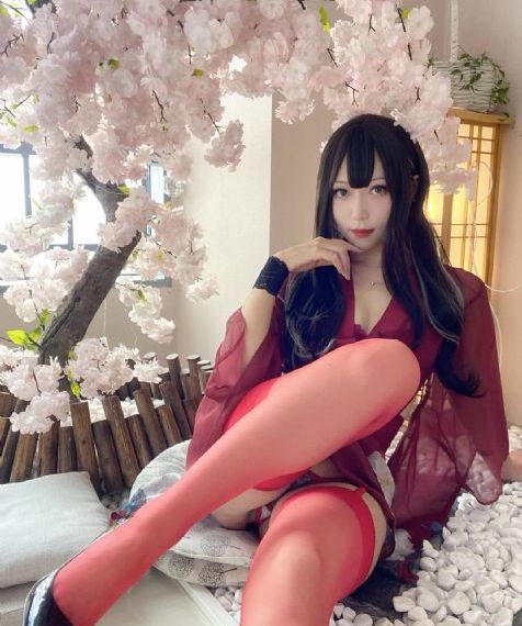 绝世天劫免费观看高清_十万网红美女美酱